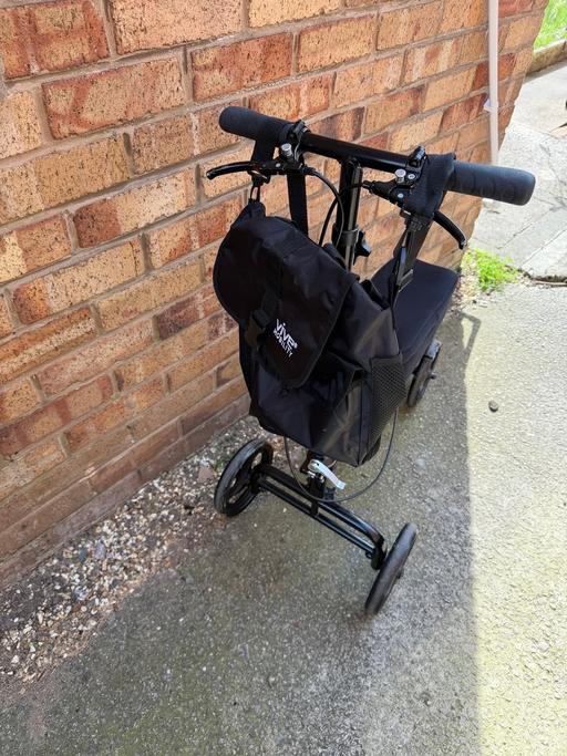  — Vive knee walker scooter