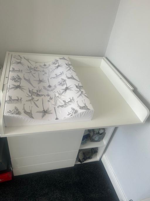  — Changing table