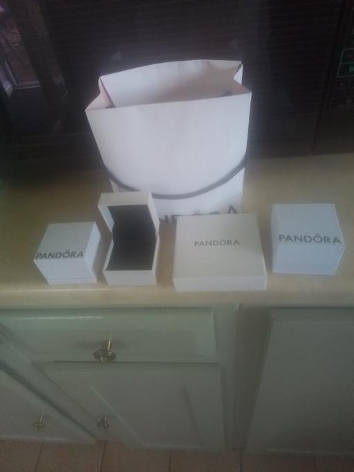  — PANDORA GIFT BAG AND JEWELLERY BOXES