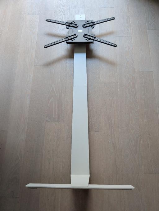  — AVF Against the wall TV mount