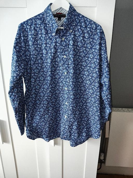  — Tommy Hilfiger floral shirt
