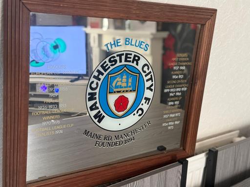  — man city photo glass also can use as a mirror