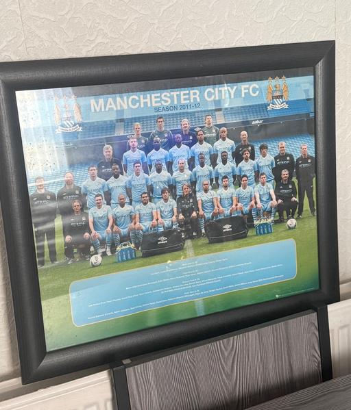  — Man city photos and hat and jumper