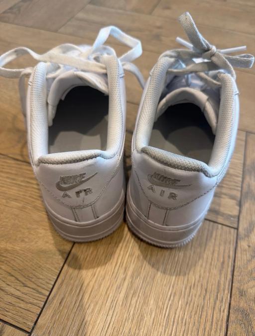  — White airforce 1s