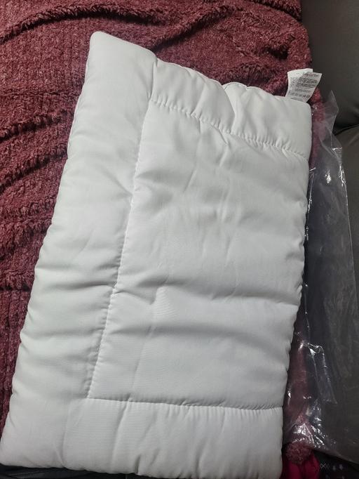  — Toddler cot pillow