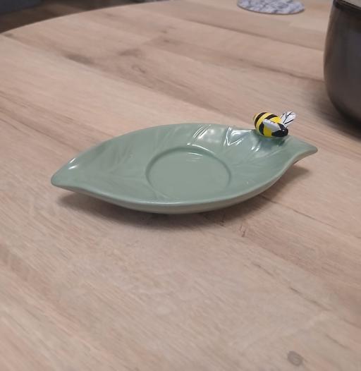  — Bee Tealight Holder New