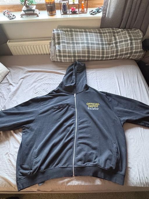  — Men’s Zip Hoodie