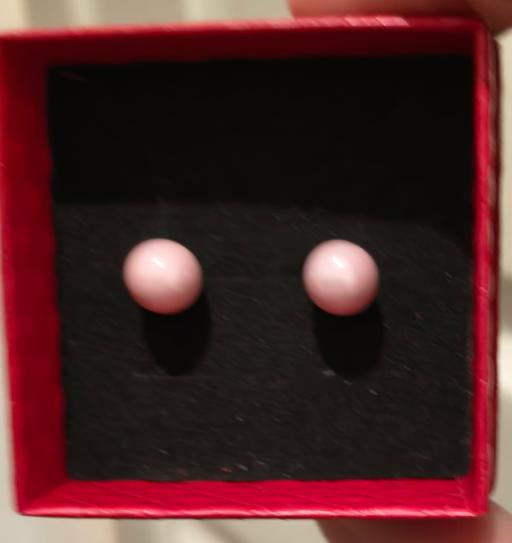  — Sterling silver earrings. Pink pearl s
