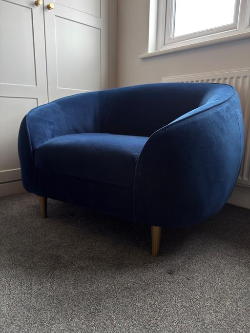  — Love chair
