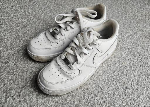  — Trendy NIKE shoes /nike Air Force 1. size 4.