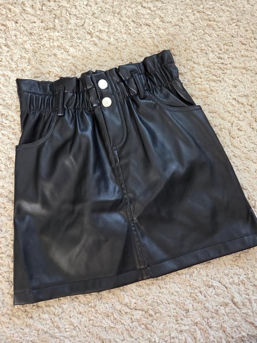  — Age 8-9 PRIMARK faux leather skirt