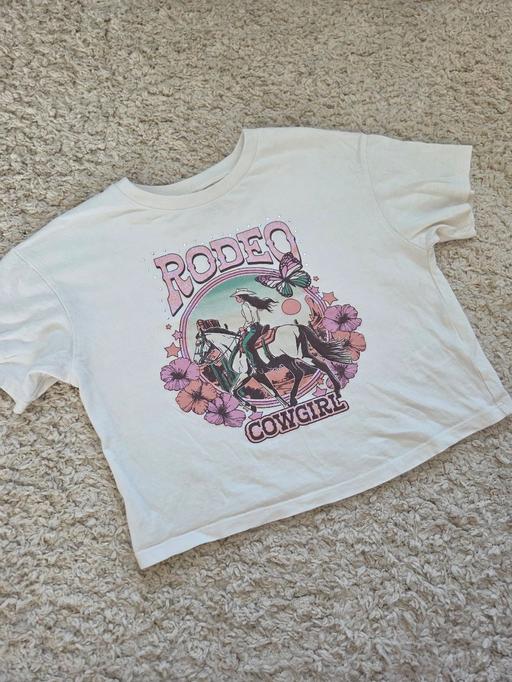 — Age 6-7 F&F boxy crop tshirt