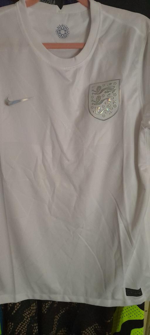  — smart ENGLAND SHIRT. L