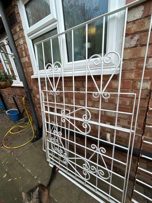  — Burglar window bars X 4