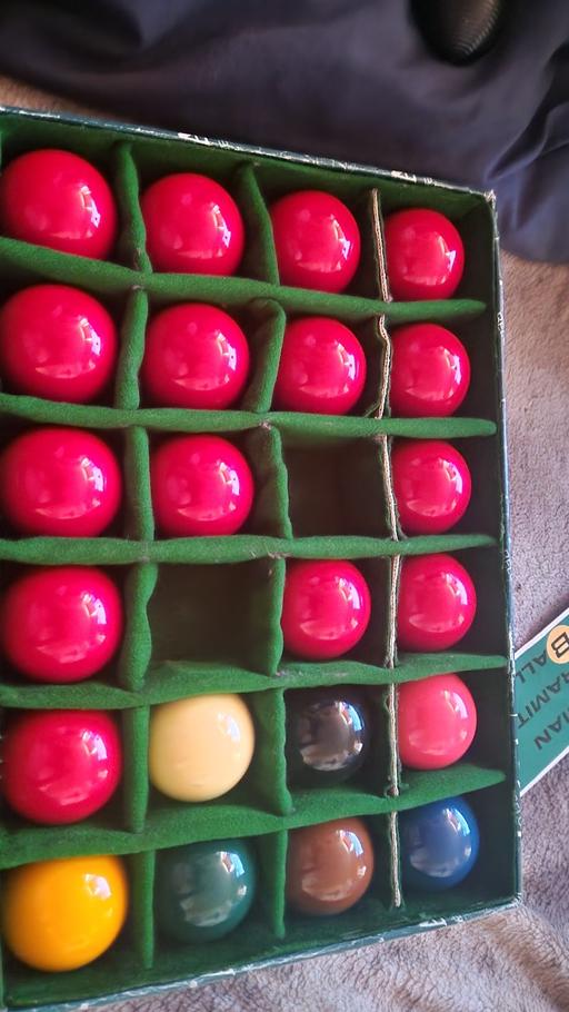  — snooker balls