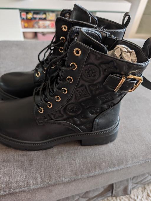  — women's boots