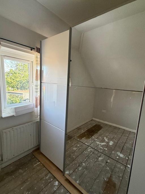  — Sliding mirror wardrobe 200 x 200