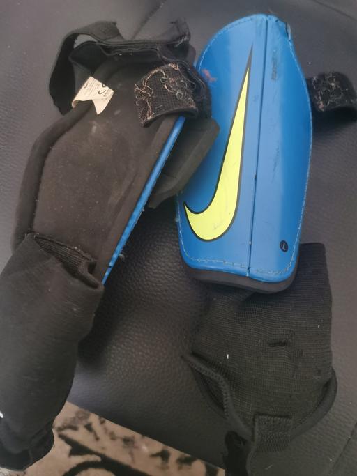  — Nike football shin pads