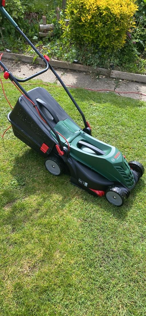  — Lawn mowers  240v