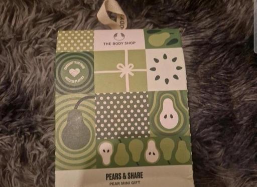  — Pear Mini Gift