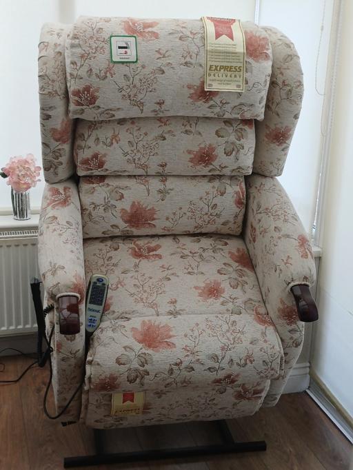  — electric rise and recliner chair