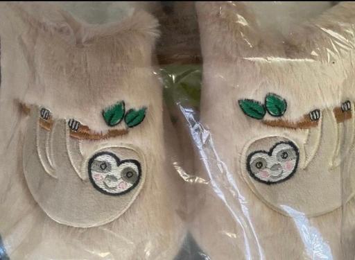  — Ladies slippers size 5/6
