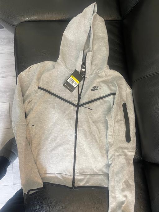  — Grey tech fleece hoodie