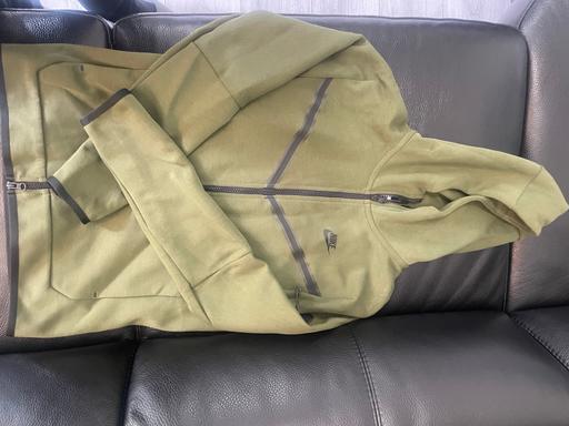  — Green tech fleece hoodie