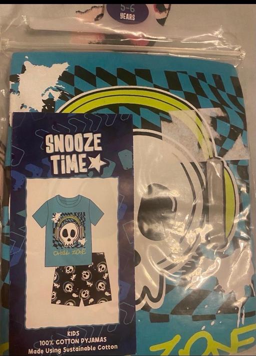  — Boys pyjamas size 5-6 years