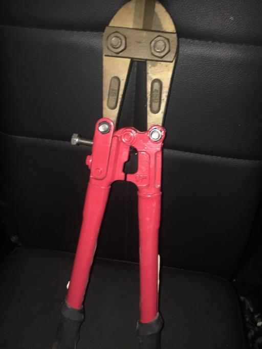  — Bolt cutters x2