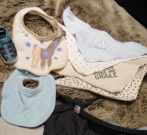  — Selection of Bibs & Mitts + Free Extras