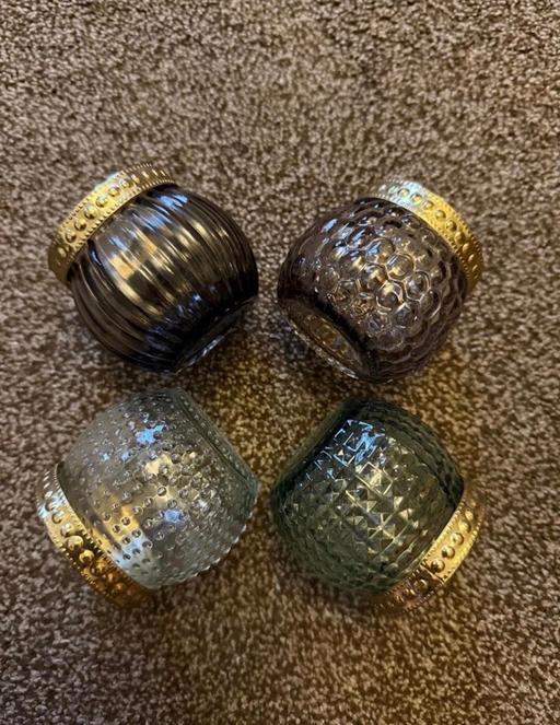  — T-Light Holders