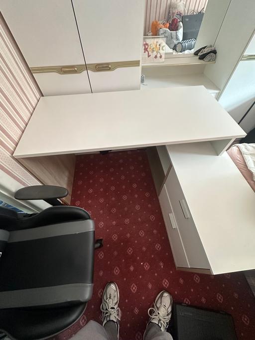  — L shaped desk