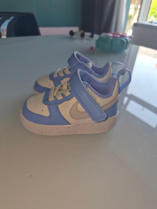  — nike trainers