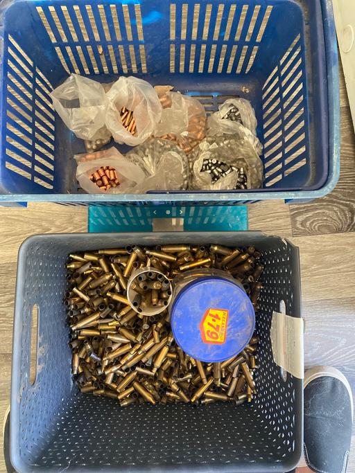  — 28 kg of shells and slugs