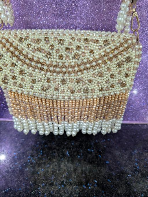  — purse