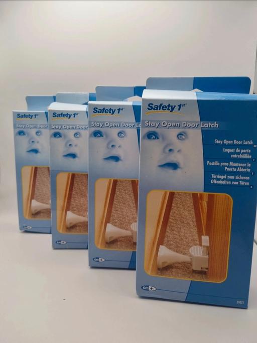  — X4  Stay Open Door Latch Safety 1st Kids Safe