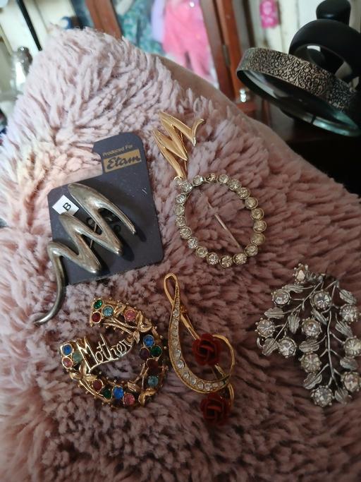  — 6 broaches collection only