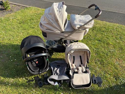  — Venicci travel system