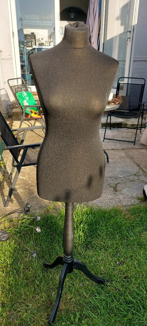  — Ladies mannequin on stand