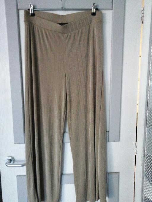  — ladies wide leg trousers size *L*