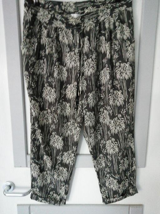 — ladies Trousers size *16*