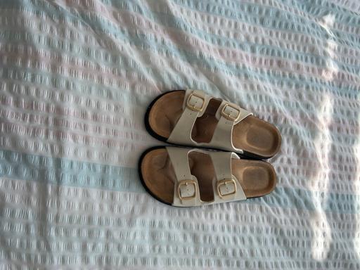 — Ladies mules