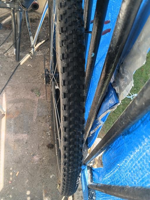 — 700cx33 wheel 700x33c tyre medium size