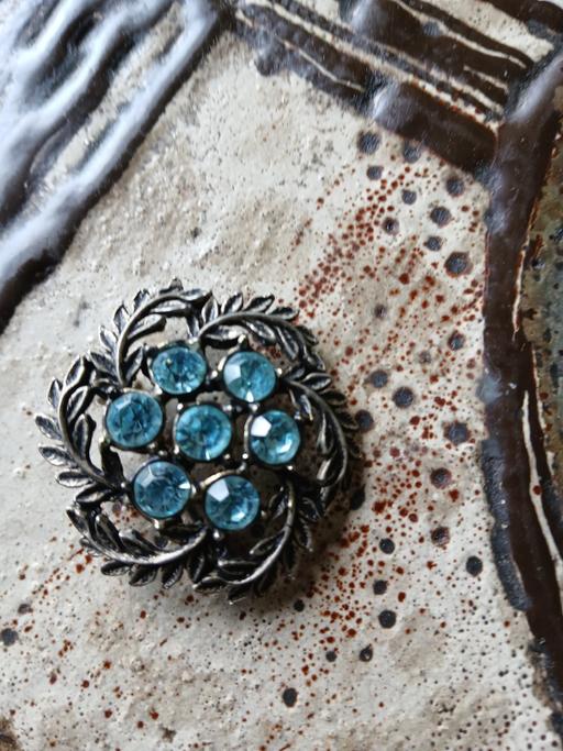  — vintage brooch