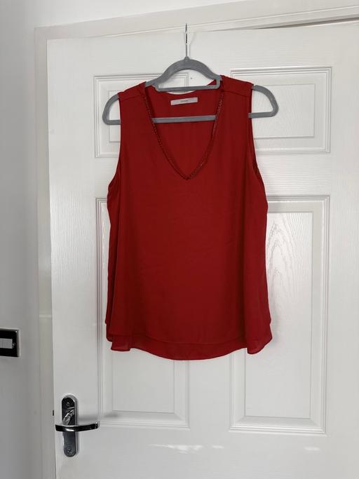  — Sumner vest top