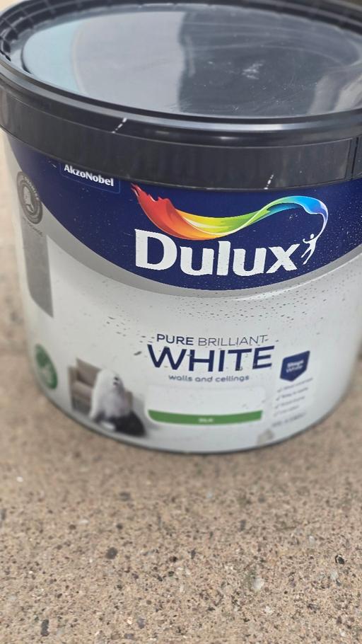  — dulux  white paint