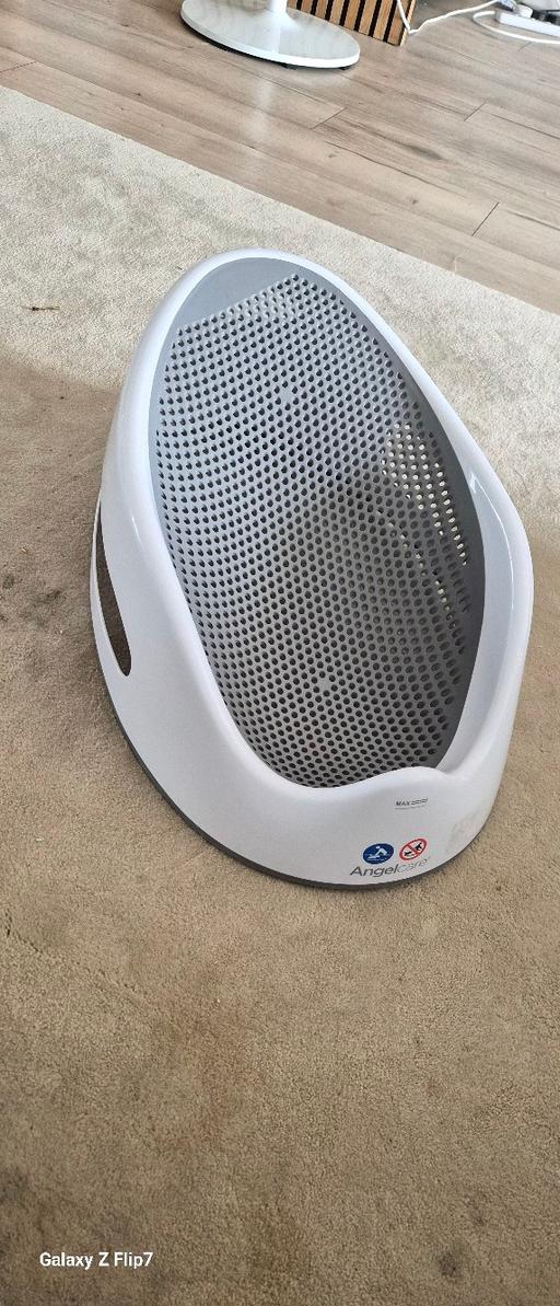  — angelcare bath seat