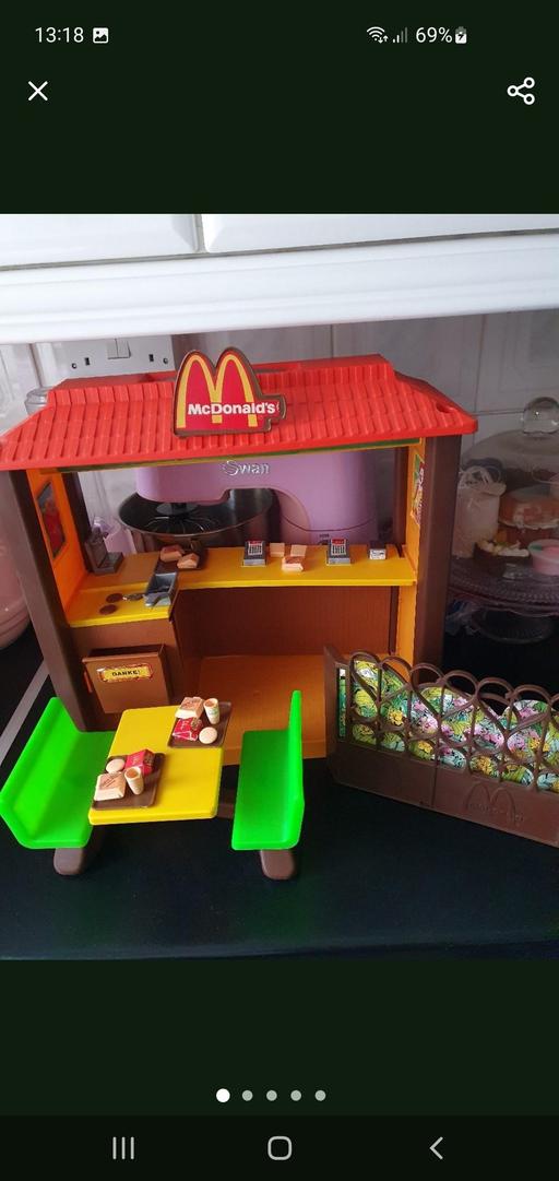  — vintage barbie Mcdonalds playset
