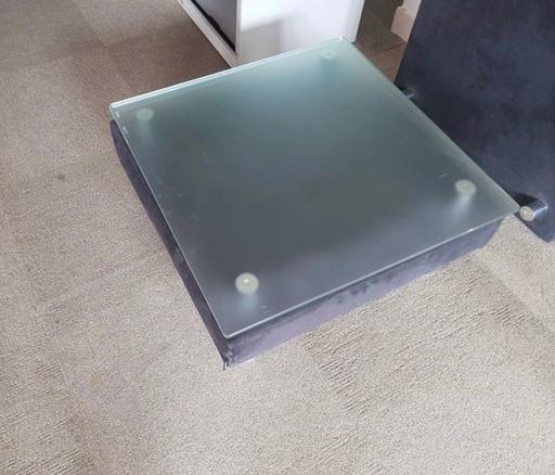  — Luxy.com Coffee table